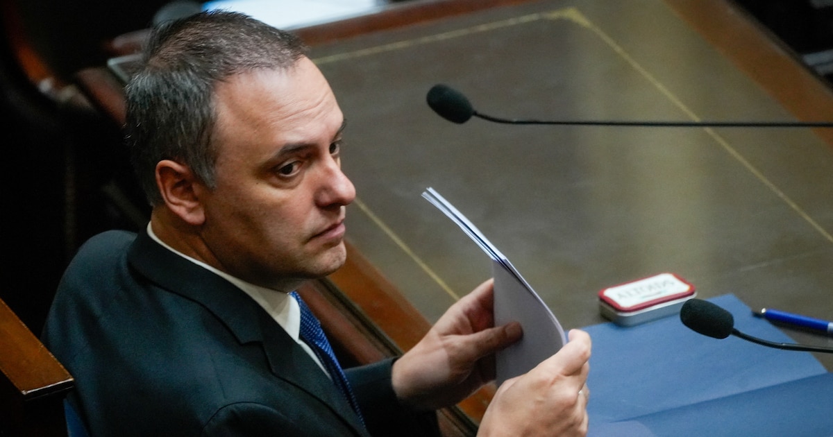Adorni’s Scandal Has Paralyzed Milei’s Reform Drive as Macri Moves to Expose the Government’s Weakness