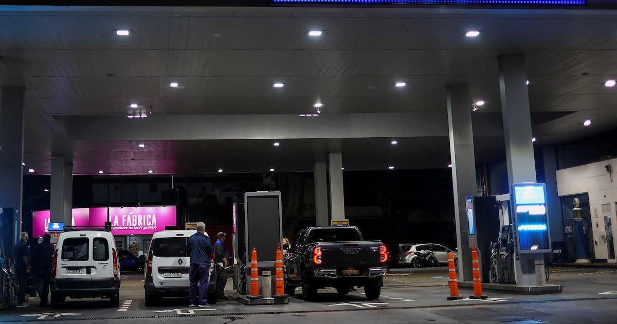 YPF to Raise Fuel Prices by 1% and Hold Them Steady for 45 Days